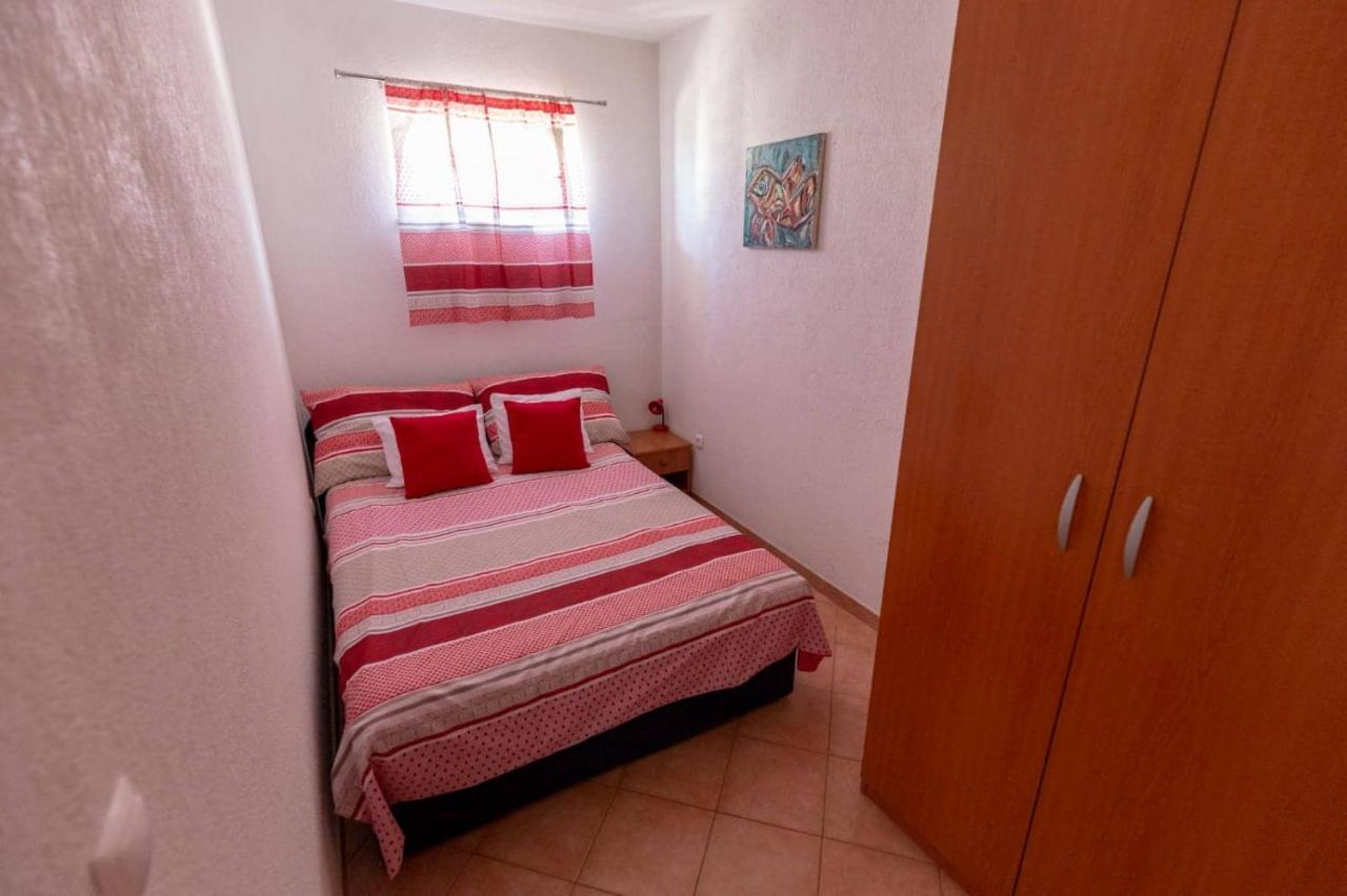 Apartments Elena Tučepi Extérieur photo