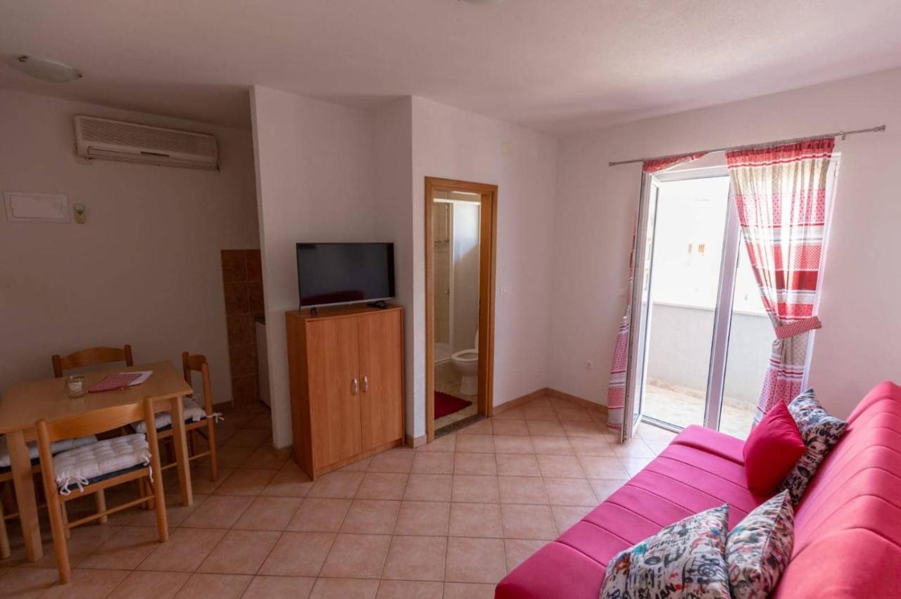 Apartments Elena Tučepi Extérieur photo