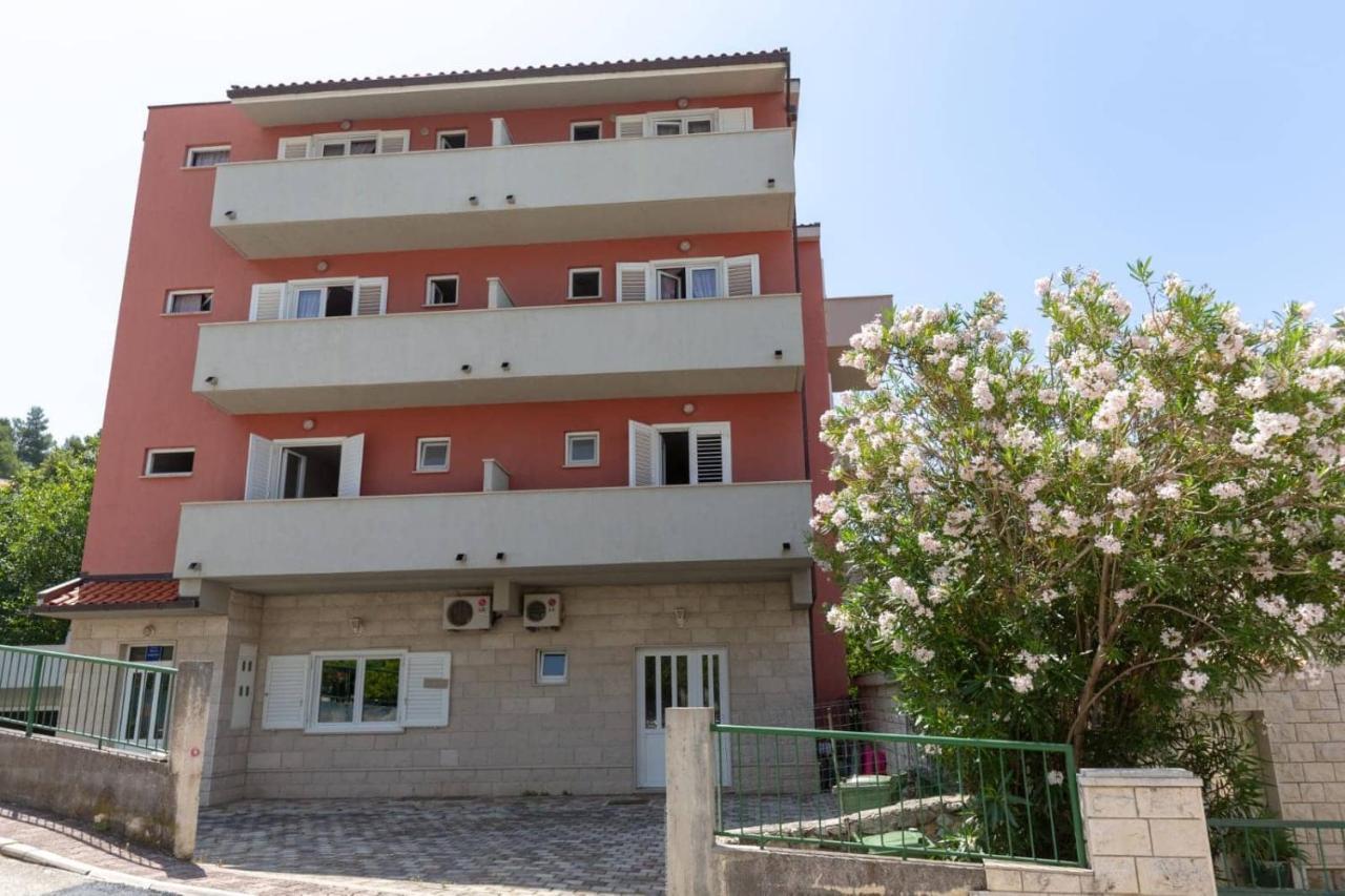 Apartments Elena Tučepi Extérieur photo