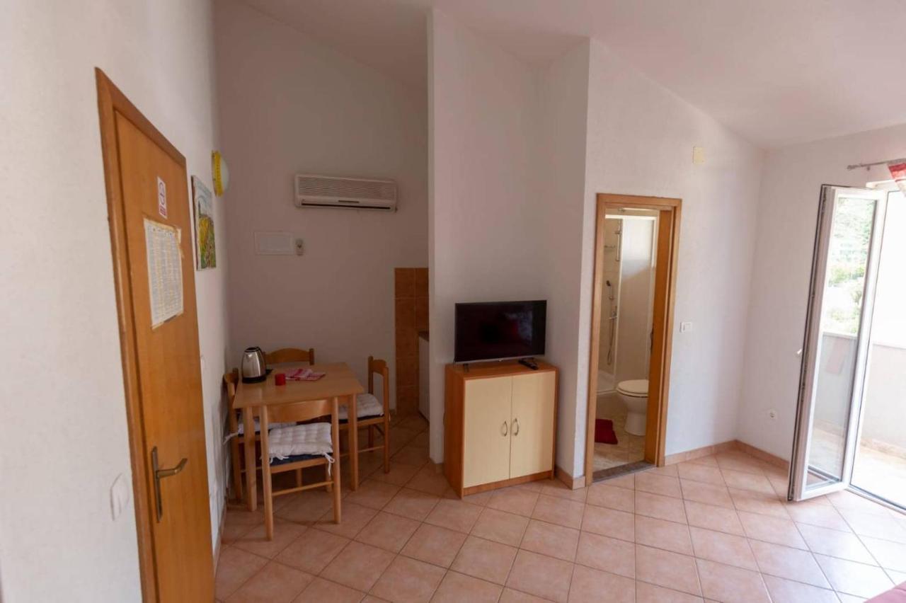 Apartments Elena Tučepi Extérieur photo