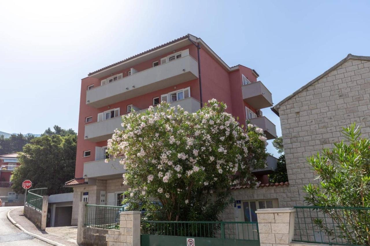 Apartments Elena Tučepi Extérieur photo