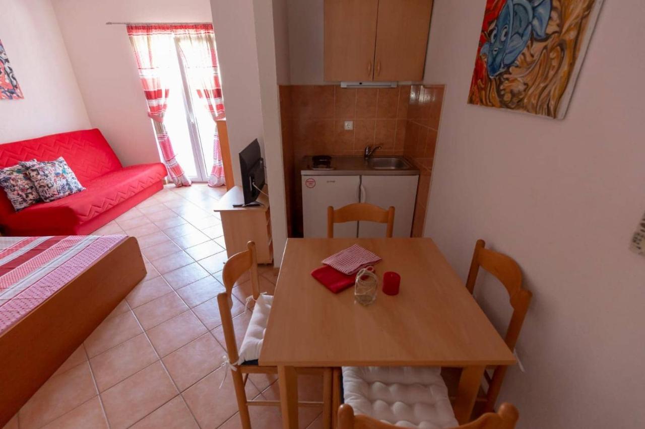 Apartments Elena Tučepi Extérieur photo