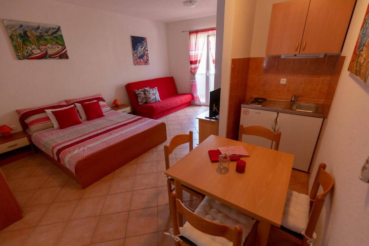Apartments Elena Tučepi Extérieur photo