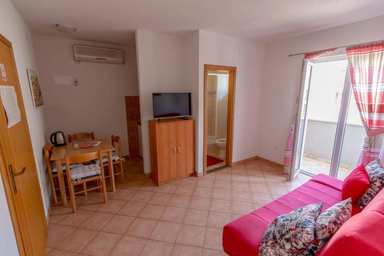 Apartments Elena Tučepi Extérieur photo