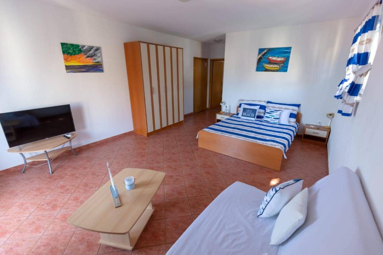 Apartments Elena Tučepi Extérieur photo