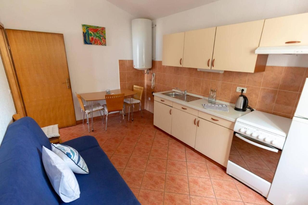 Apartments Elena Tučepi Extérieur photo