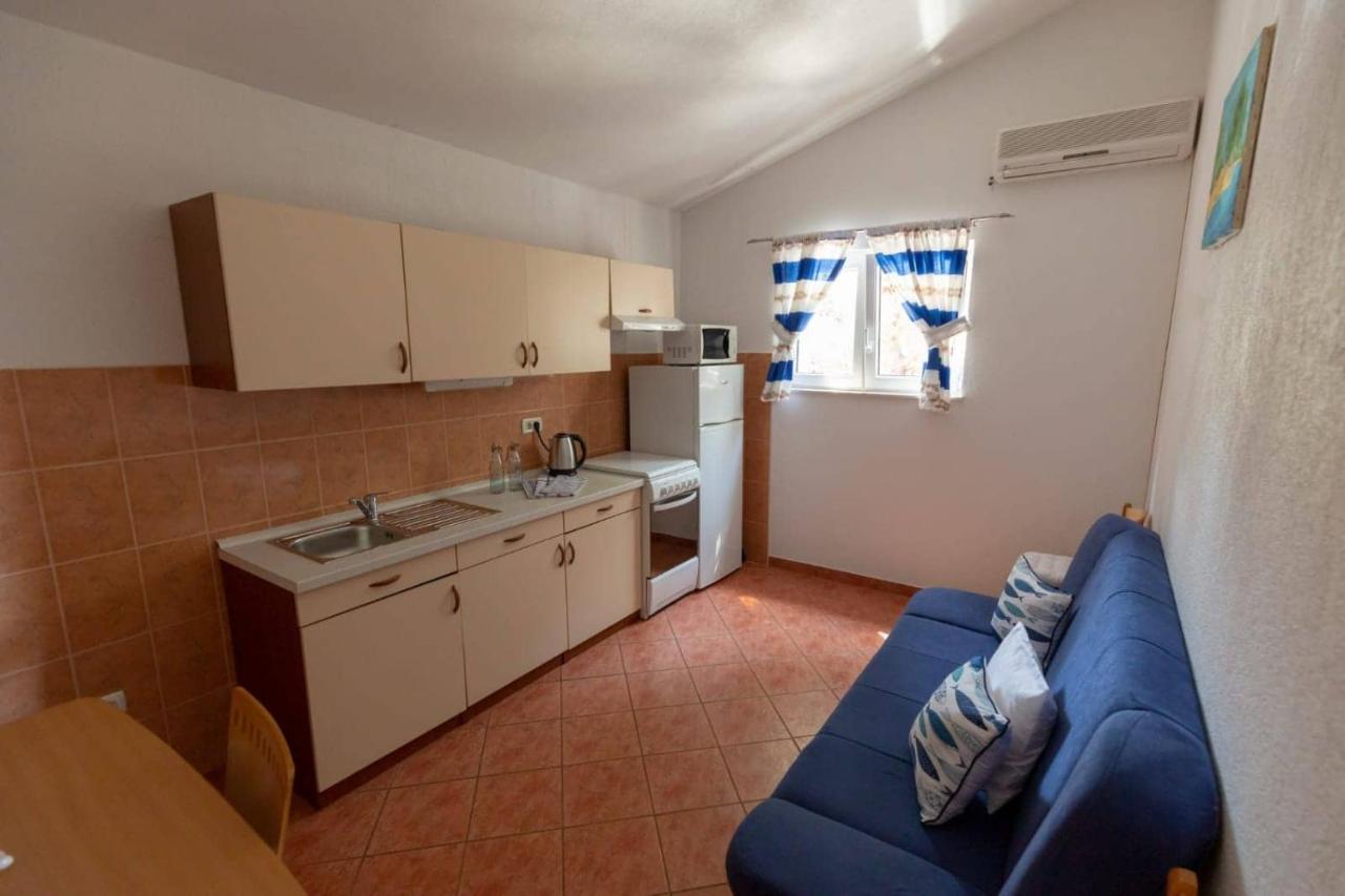 Apartments Elena Tučepi Extérieur photo