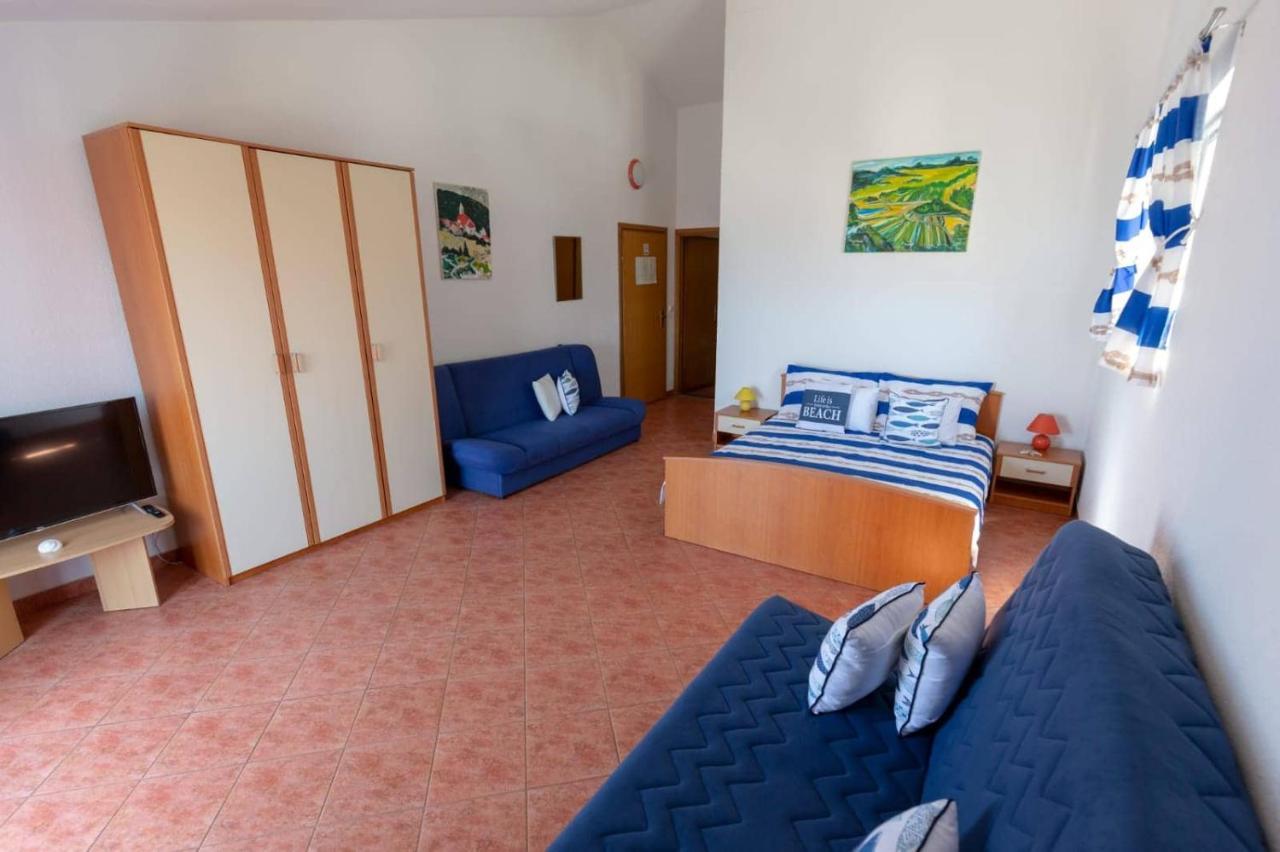 Apartments Elena Tučepi Extérieur photo