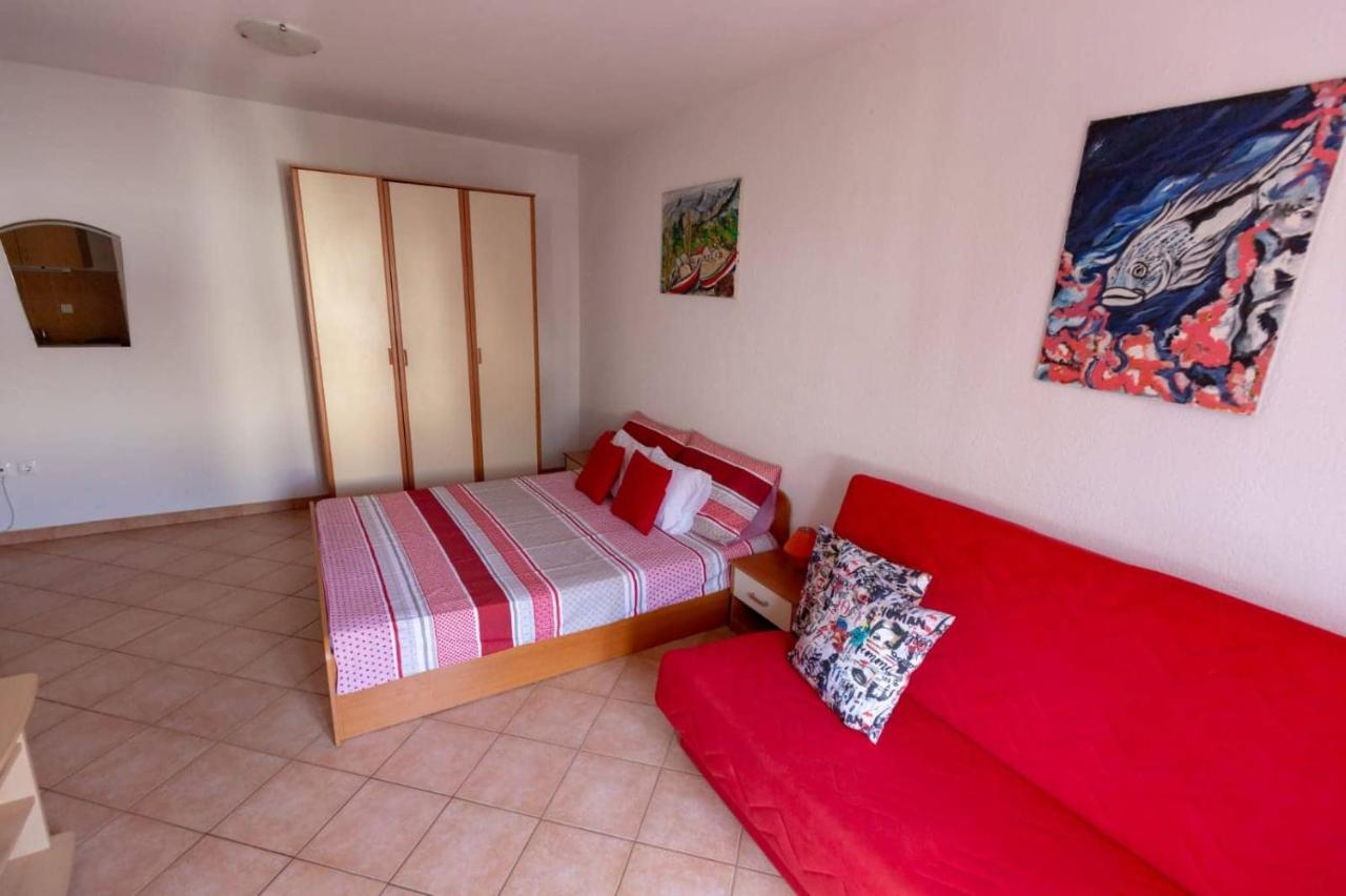 Apartments Elena Tučepi Extérieur photo