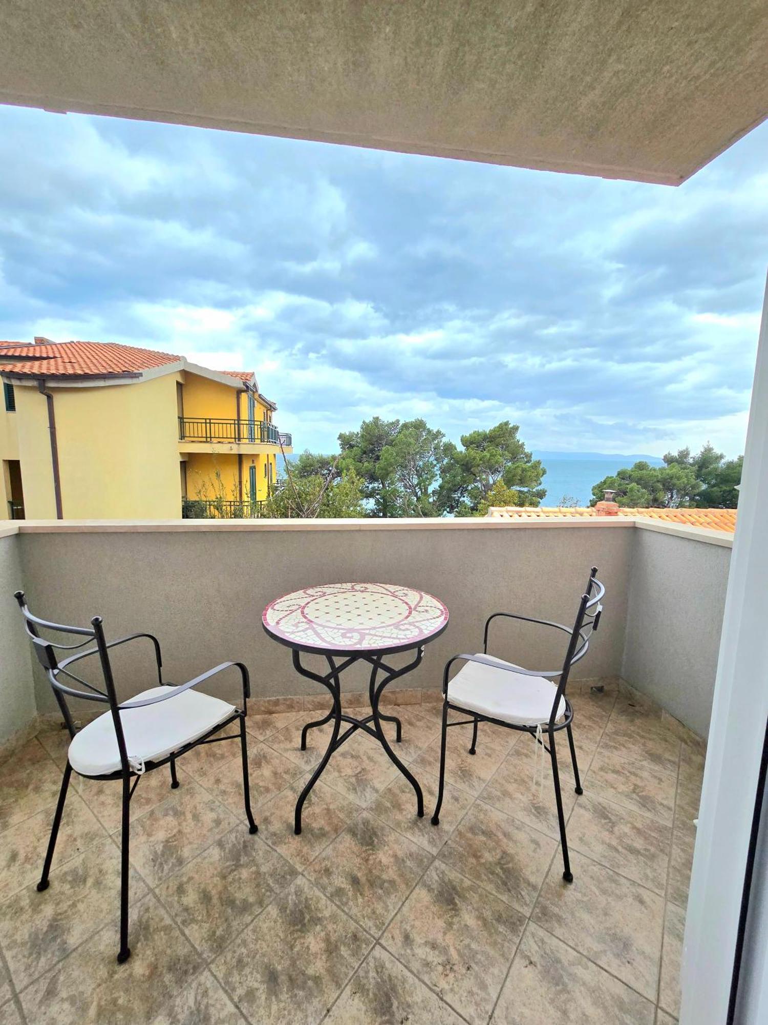 Apartments Elena Tučepi Extérieur photo