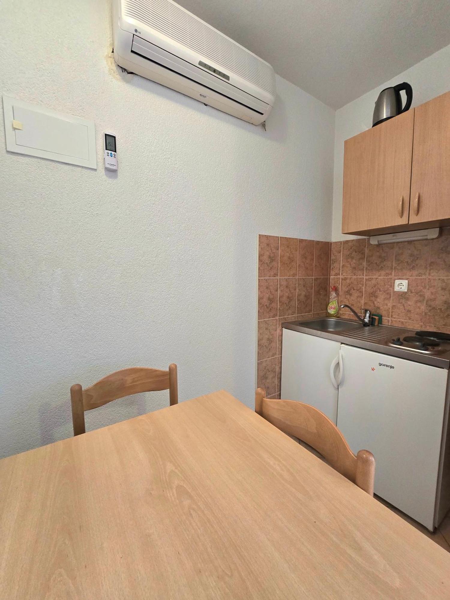 Apartments Elena Tučepi Extérieur photo
