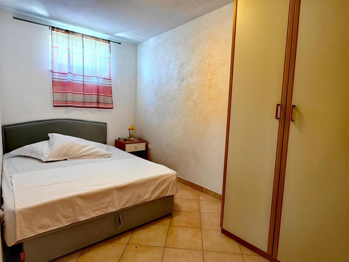Apartments Elena Tučepi Extérieur photo